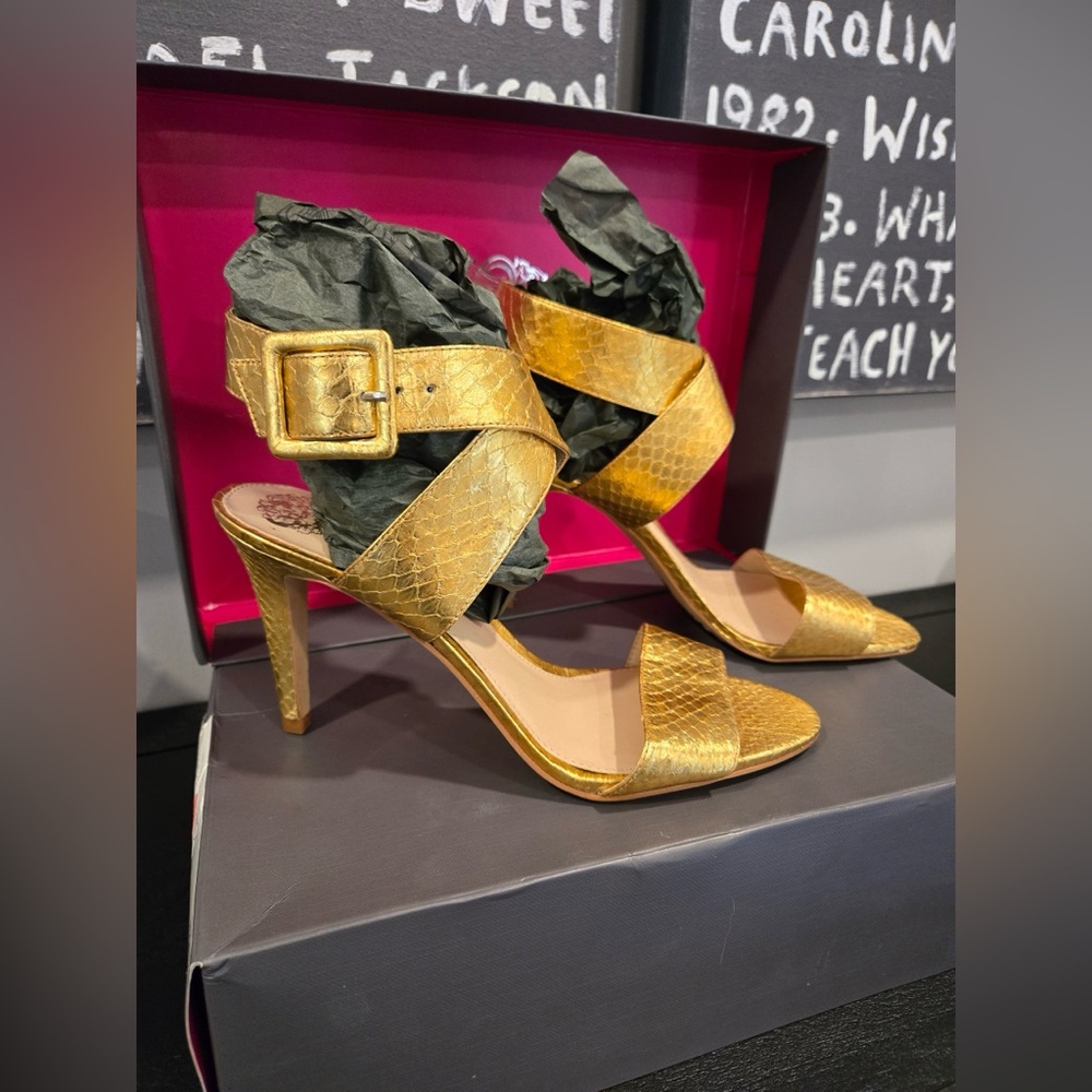 NEW VINCE CAMUTO Casara Gold Snake Leather Mid Heels.